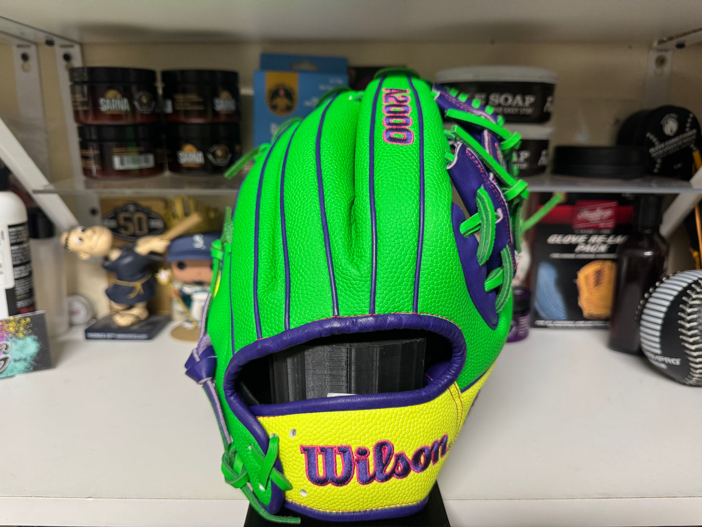 Wilson A2000 1975 11.75” RHT