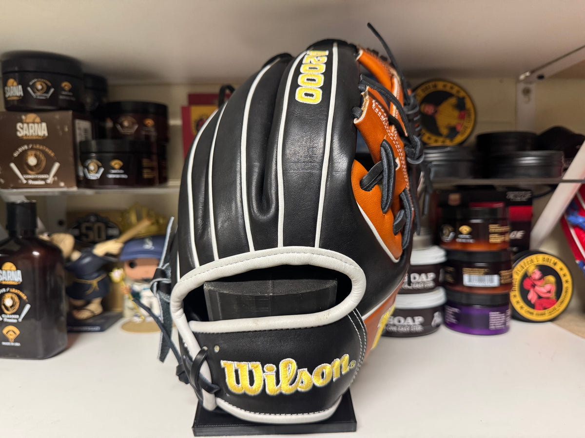 Wilson A2000 1975 11.75”
