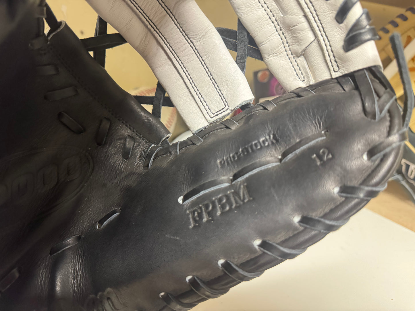Wilson A2000 FPBM 12” Fastpitch mitt LHT