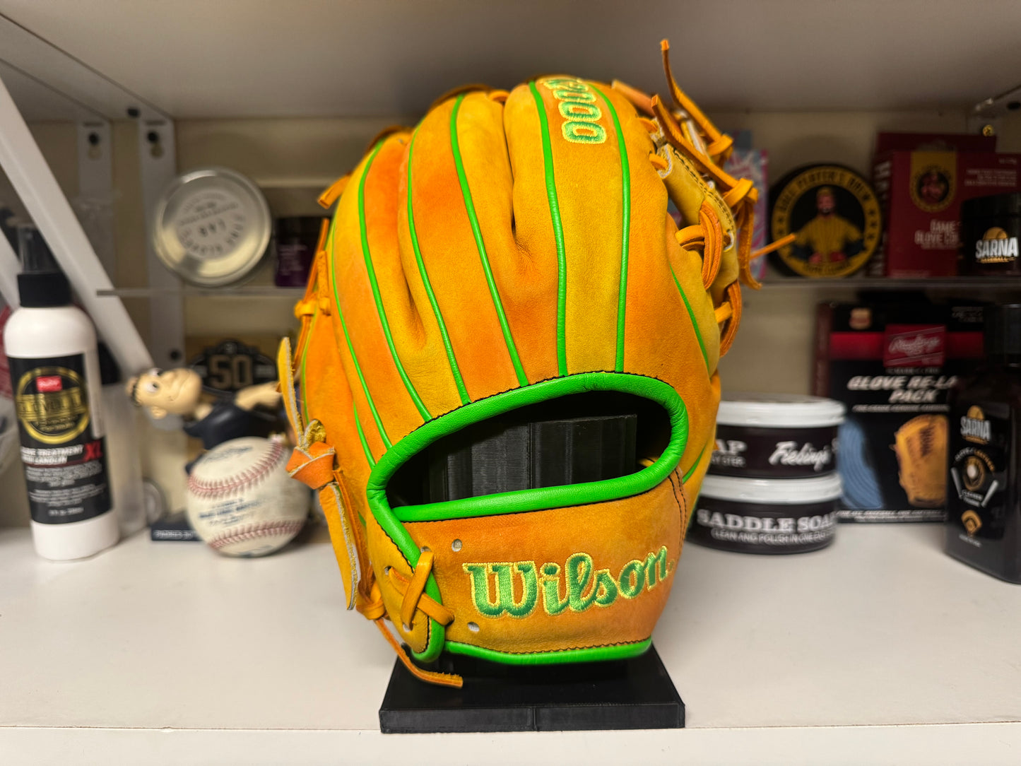 Wilson A2000 1786 11.5” RHT “Georgia Peach”