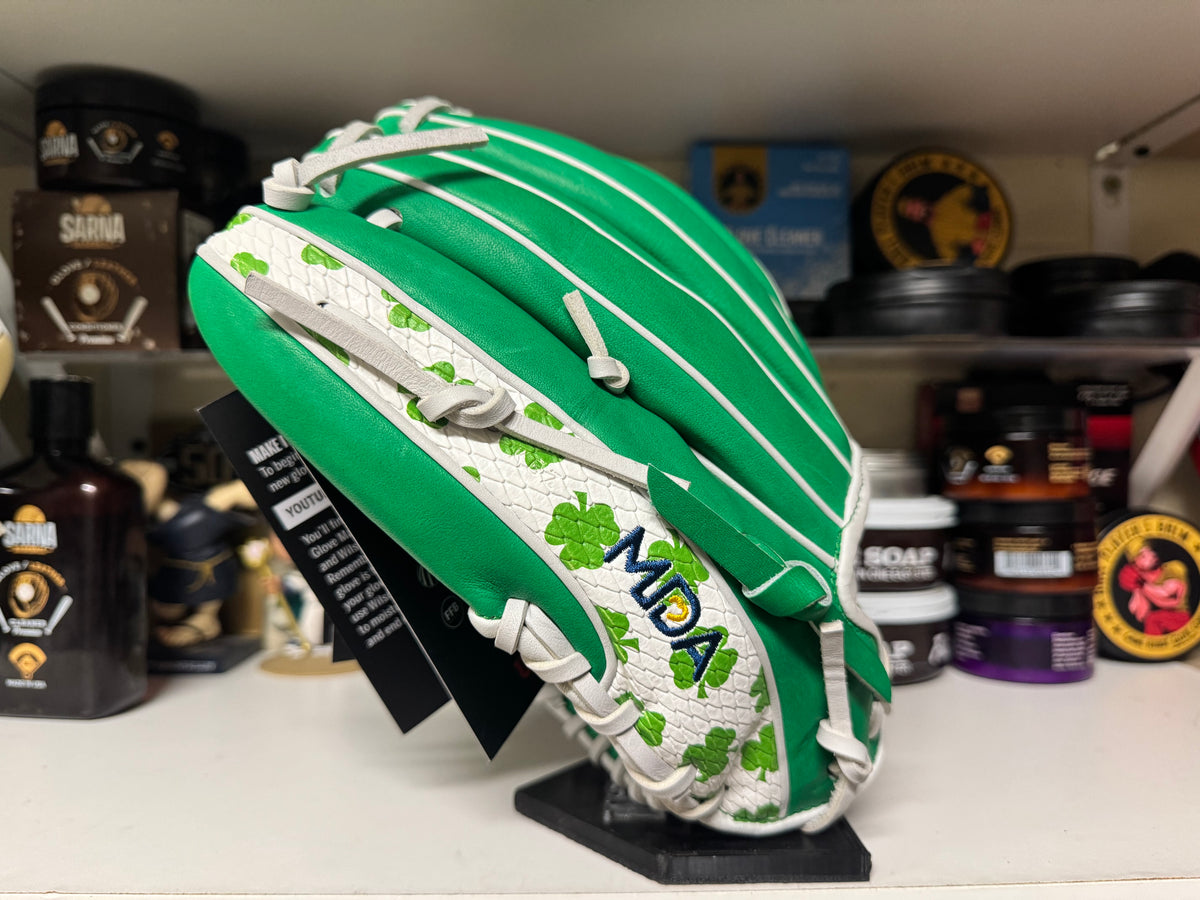 MDA Shamrocks A2000 1786 11.5” Infield Baseball Glove
