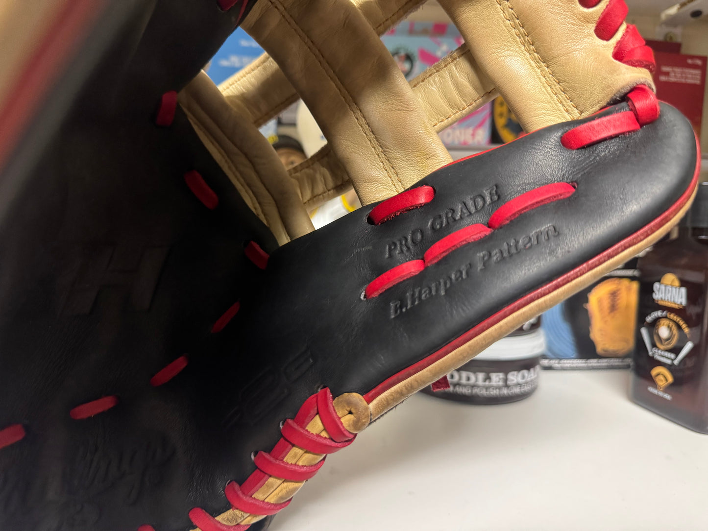 Rawlings Heart of the Hide
PRORBH34BC 12.75” LHT