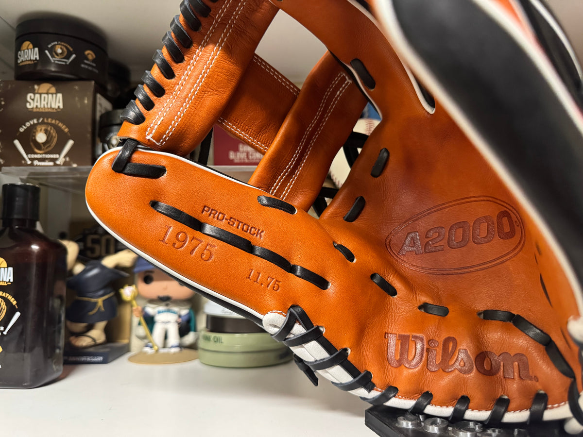 Wilson A2000 1975 11.75”