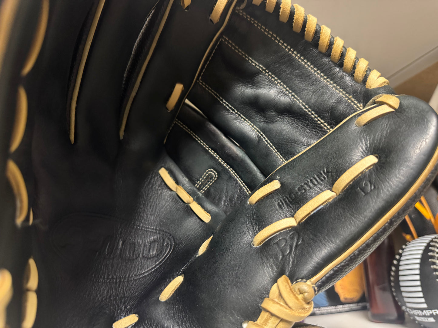Wilson A2000 12” B2 Lefty