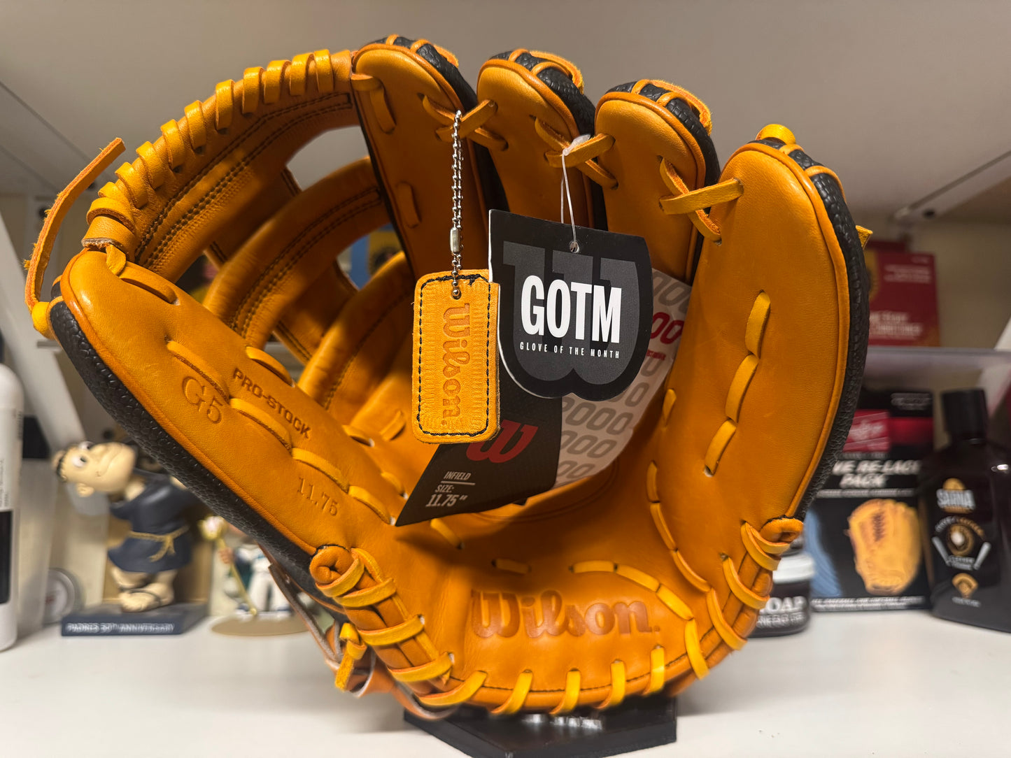 Wilson A2000 G5 11.75” Oct. 2021 GOTM Jake Cronenworth Model