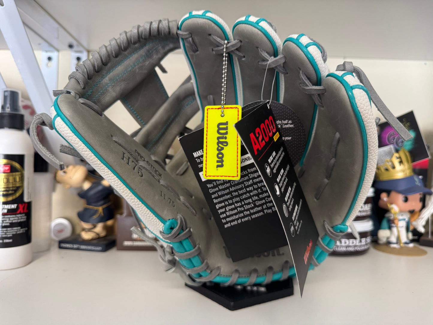 Wilson A2000 H75 11.75” RHT Fastpitch Model