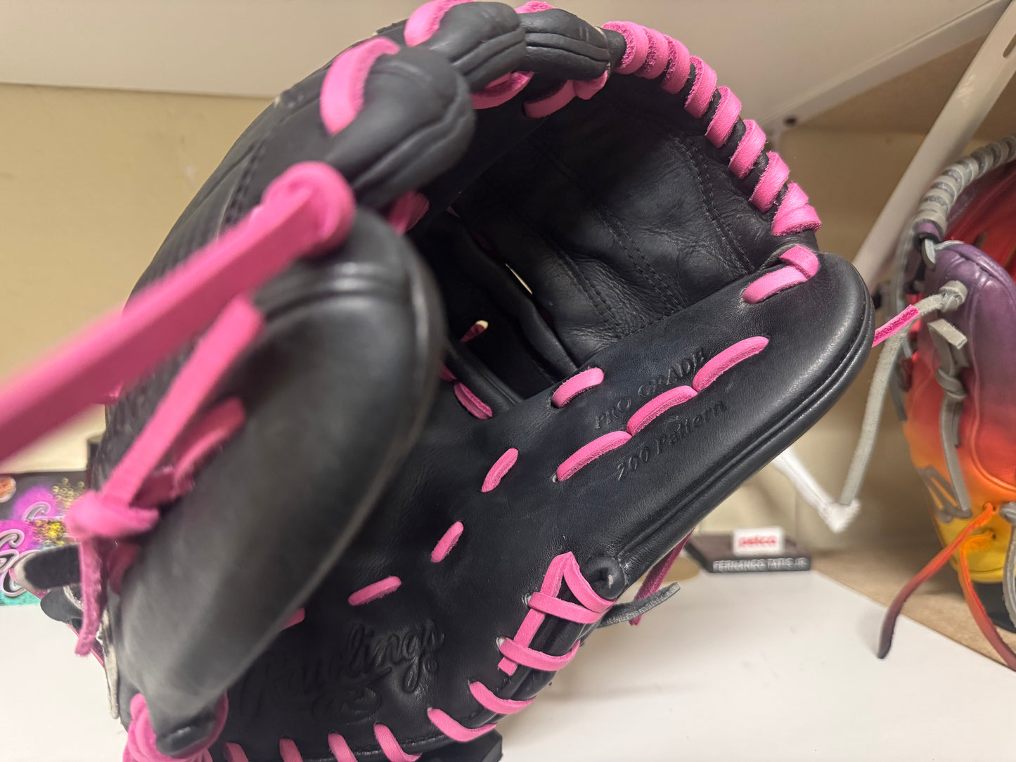 Rawlings Heart of the Hide PRO205–9BCF 11.75” Left Hand Throw.