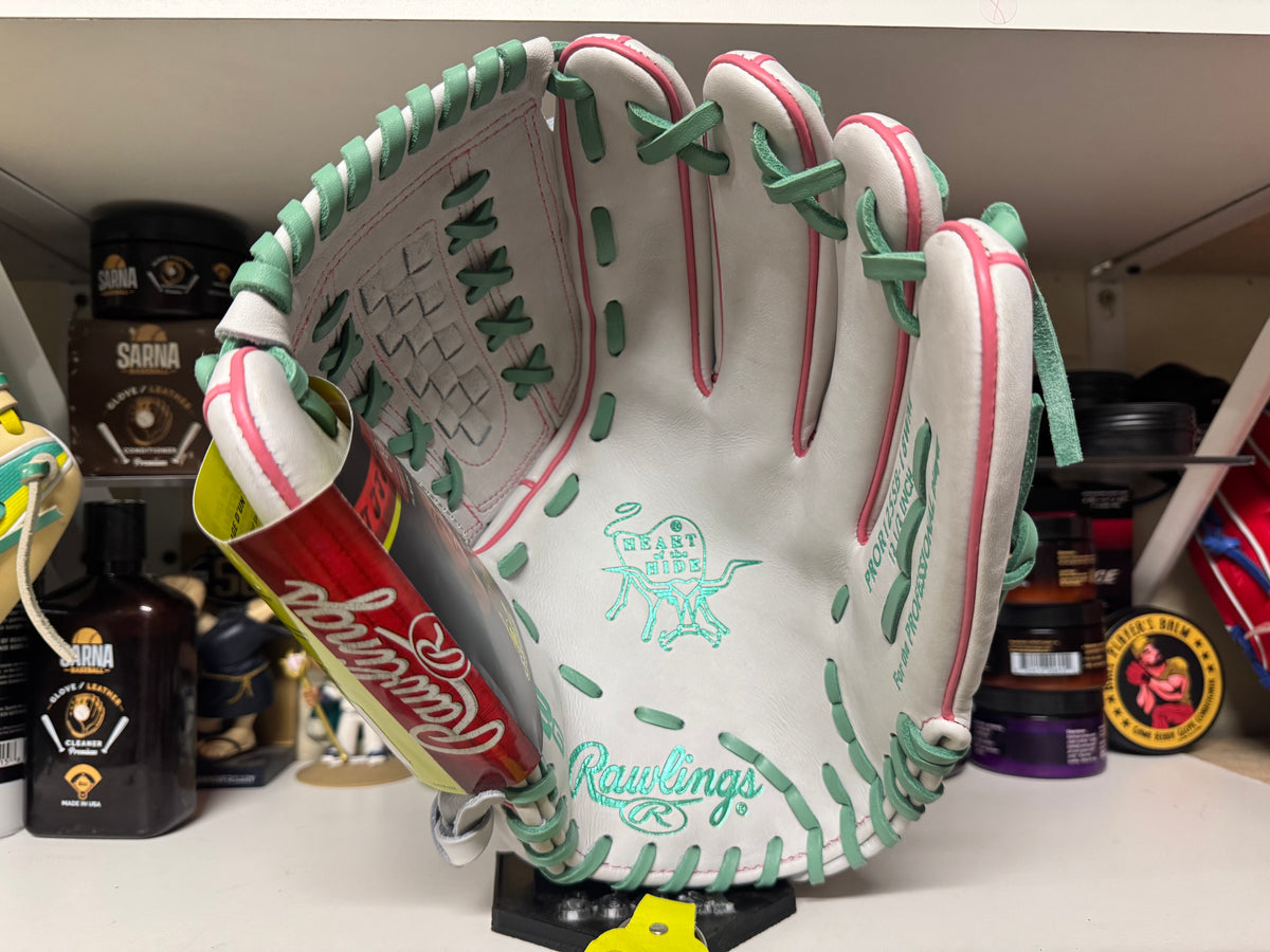Rawlings Heart of the Hide 12.5” Fastpitch Series