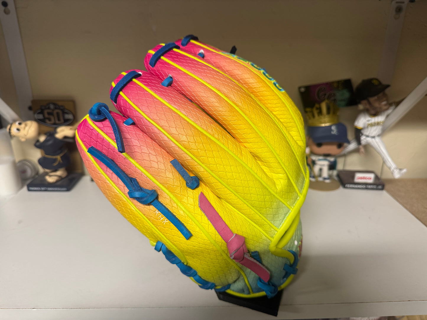 Wilson A2000 1786 Pink Lemonade 11.5” RHT