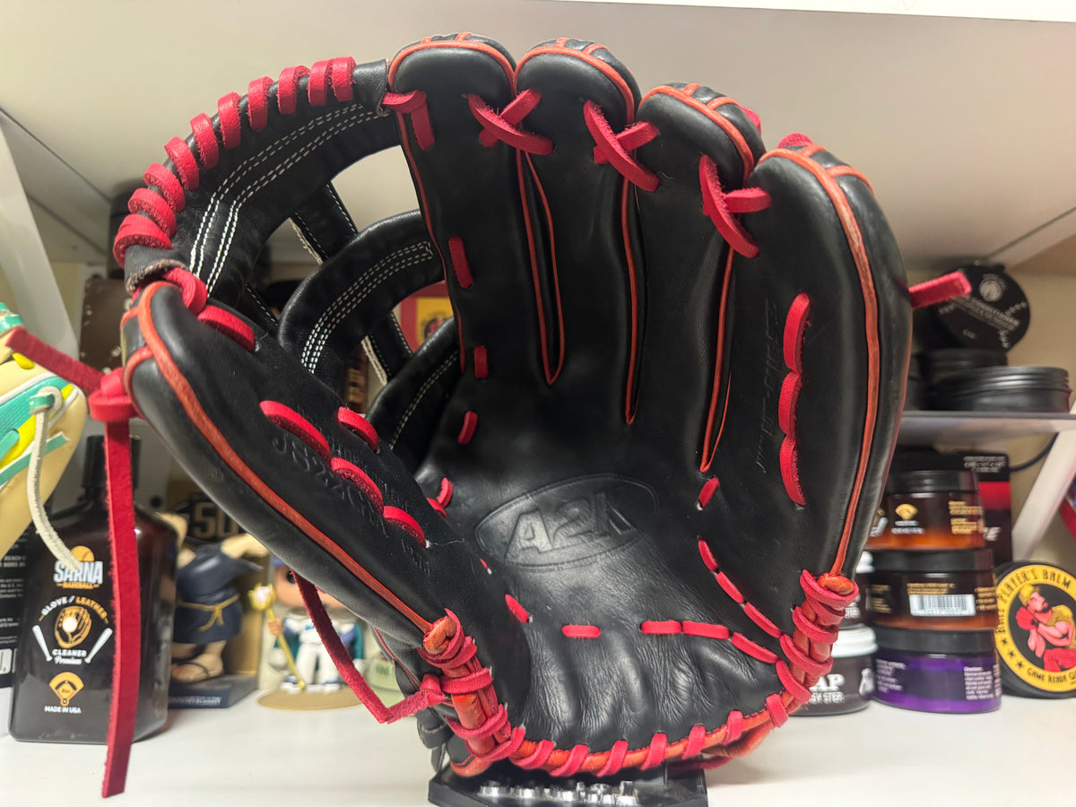 Wilson A2K JS22 Juan Soto Game Spec. 12.75” New Laces