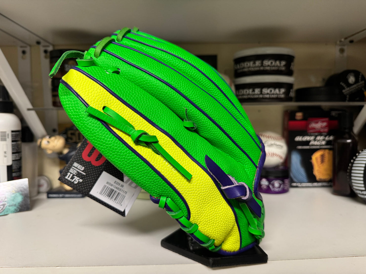 Wilson A2000 1975 11.75” RHT