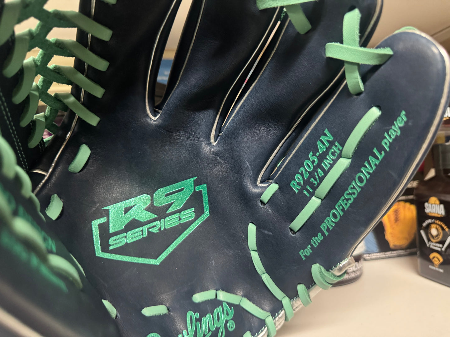 Rawlings R9 205-4N 11.75”