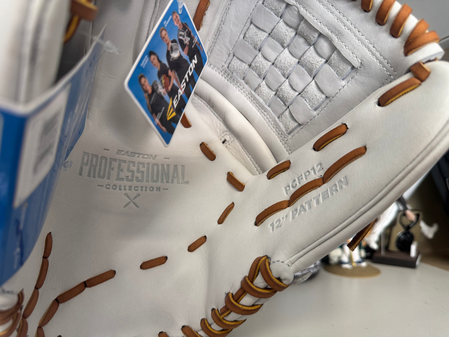 Easton Professional Collection 12” LHT