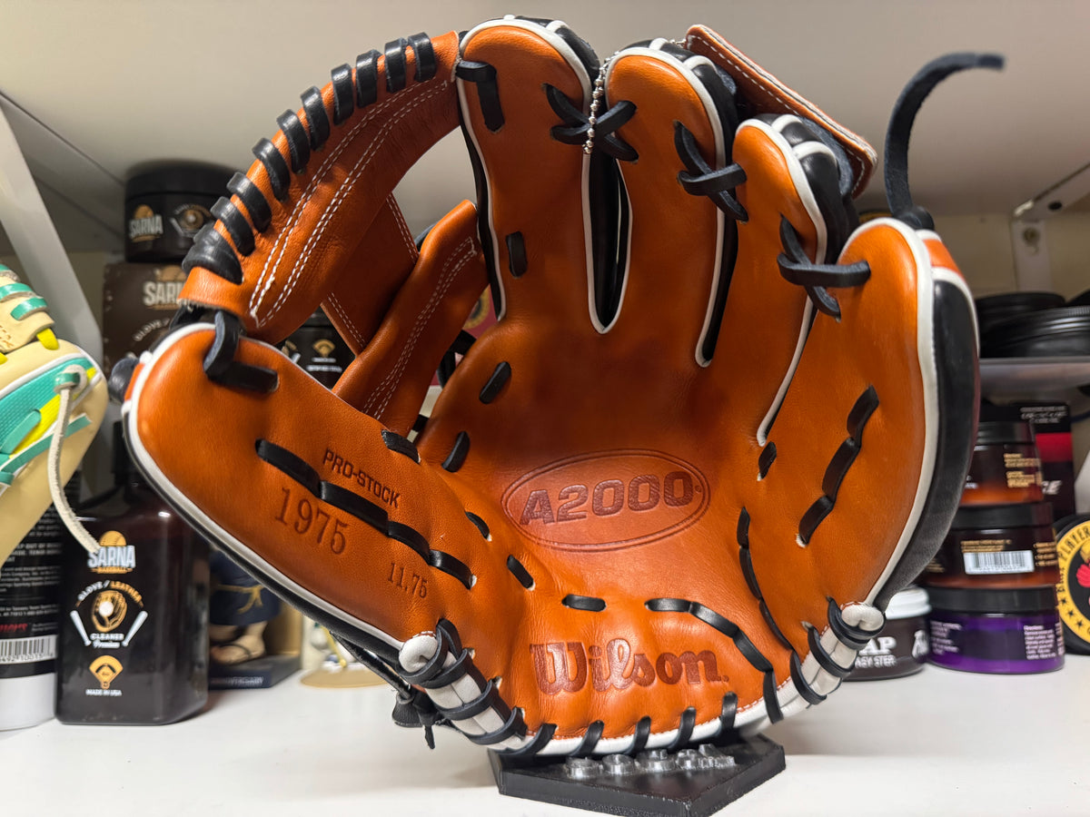 Wilson A2000 1975 11.75”