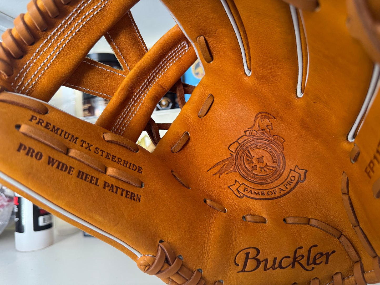Buckler Fame of a Pro 11.75”