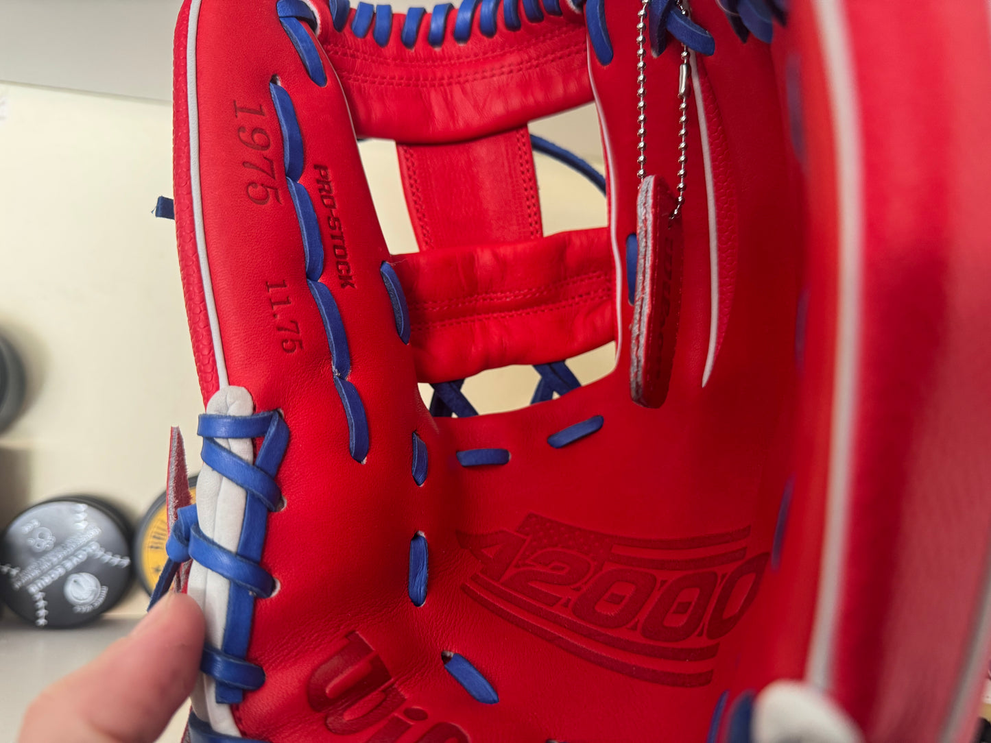 Wilson A2000 1975 11.75” 4th of July Limited Edition