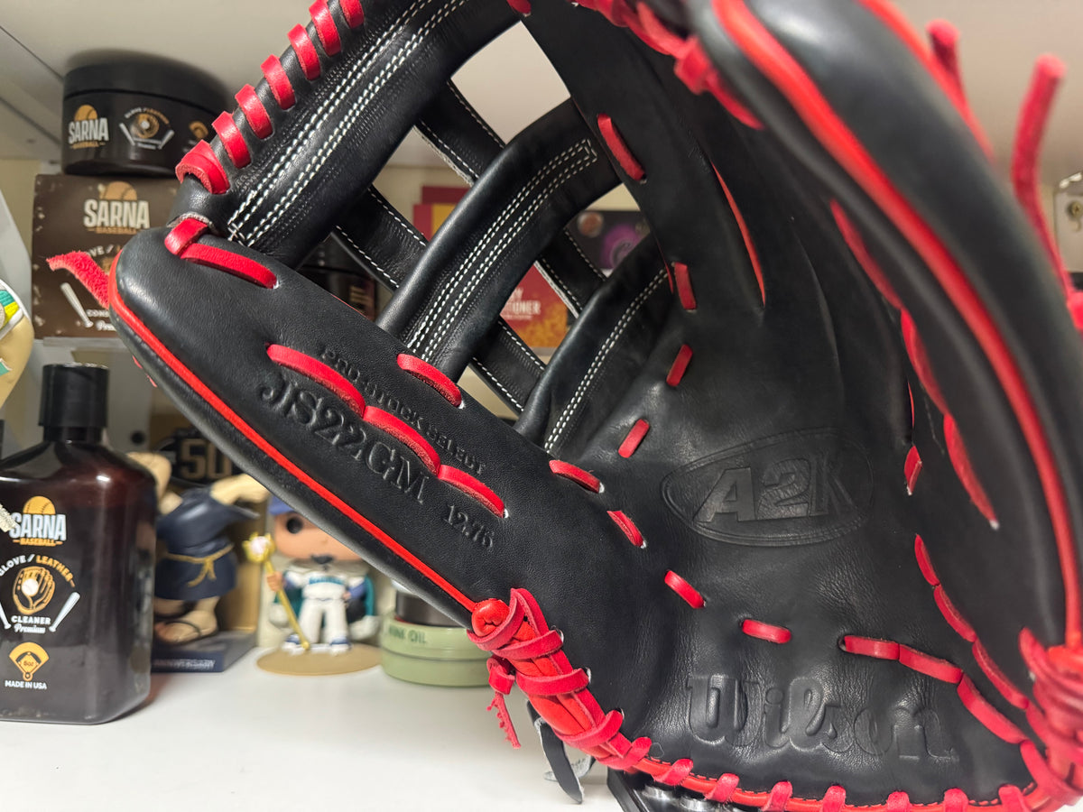 Wilson A2K JS22 Juan Soto 12.75” RHT Black / Red