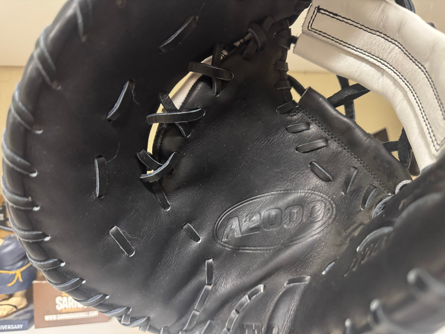 Wilson A2000 FPBM 12” Fastpitch mitt LHT