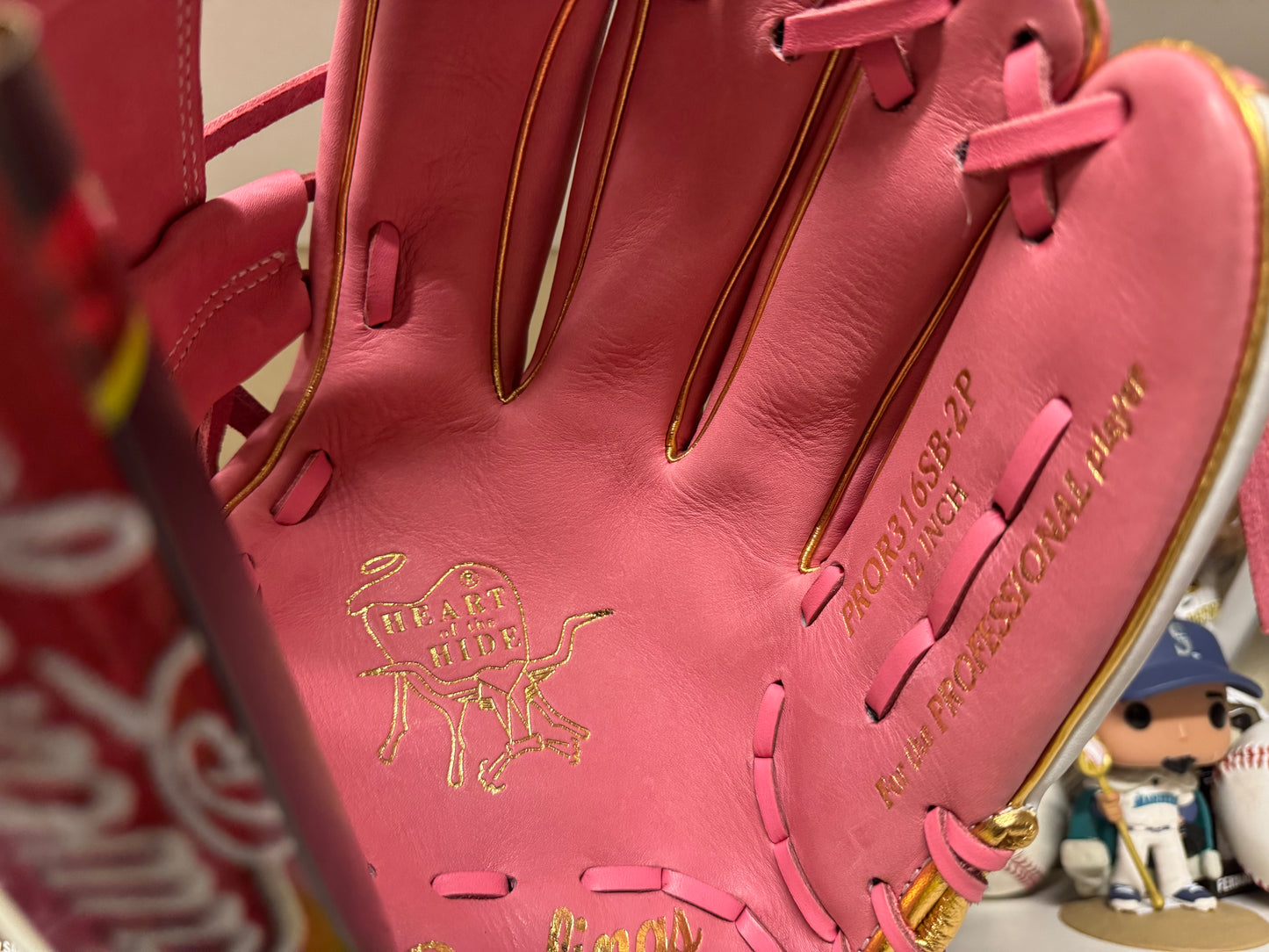 Rawlings Heart of the Hide 
PROR316SB-2P 12” 
Fastpitch model