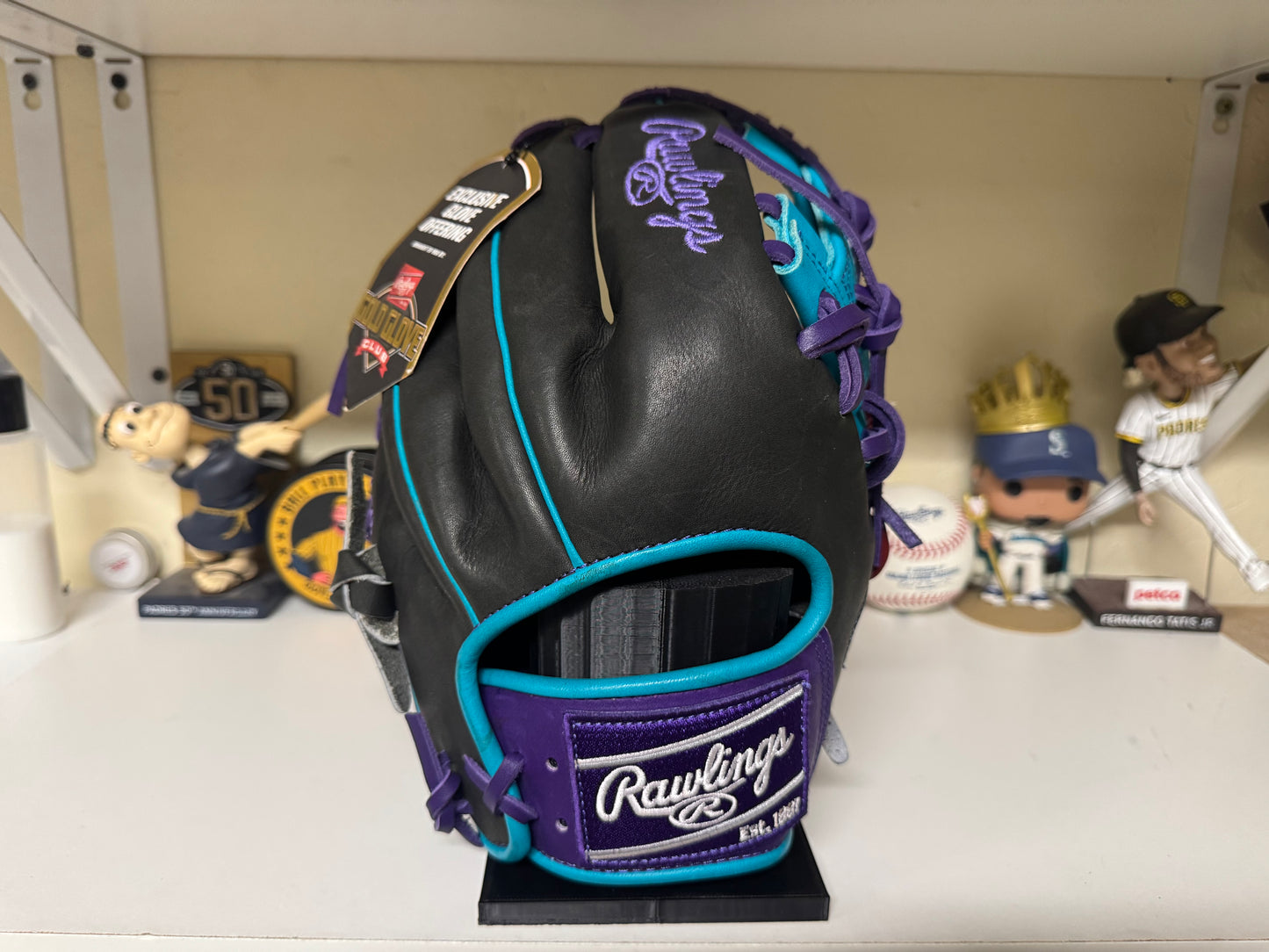 Rawlings Heart of the Hide 11.5” Gold Glove Club Dec. 24’