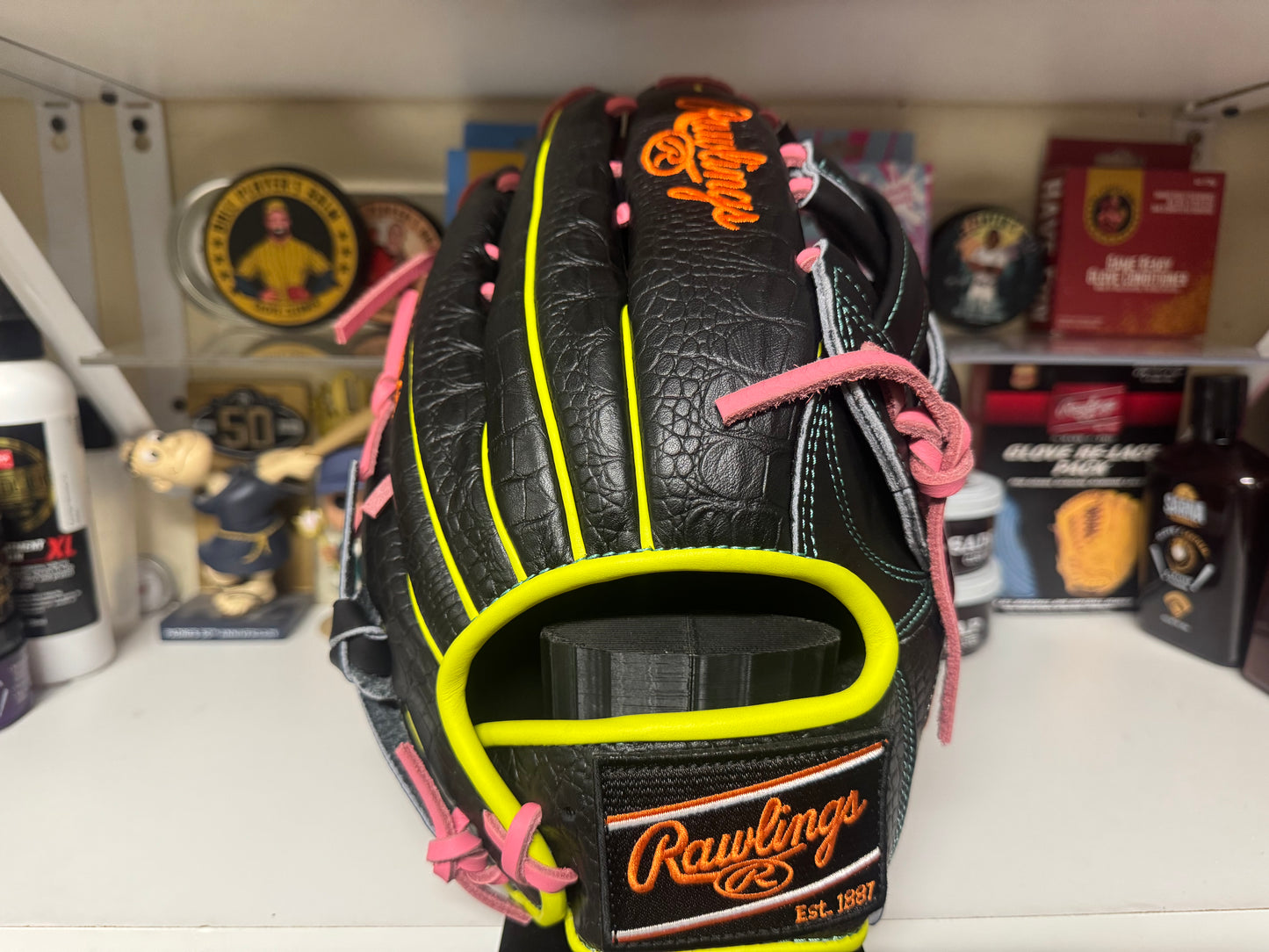 Rawlings Heart of the Hide PROR3039-6BPY 12.75” Gold Glove Club RHT