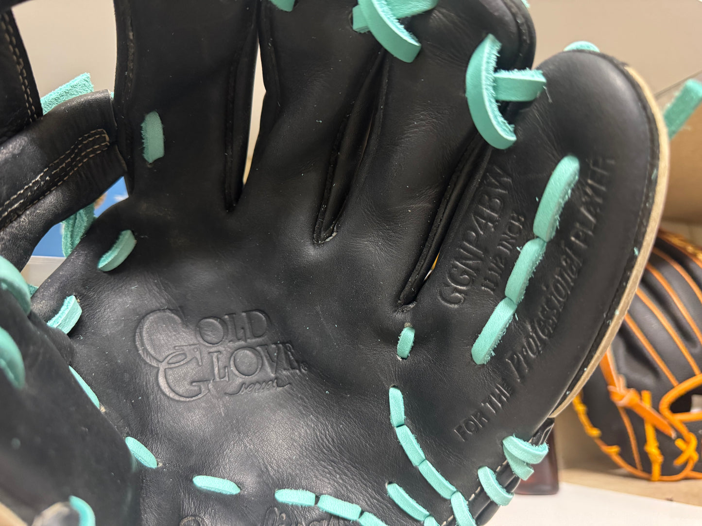 Rawlings GG NP4 11.5” New Laces