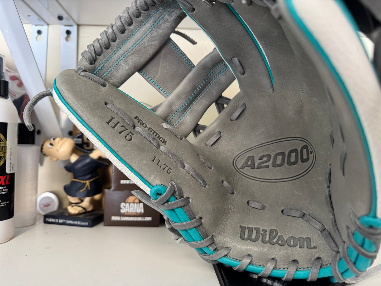 Wilson A2000 H75 11.75” RHT Fastpitch Model
