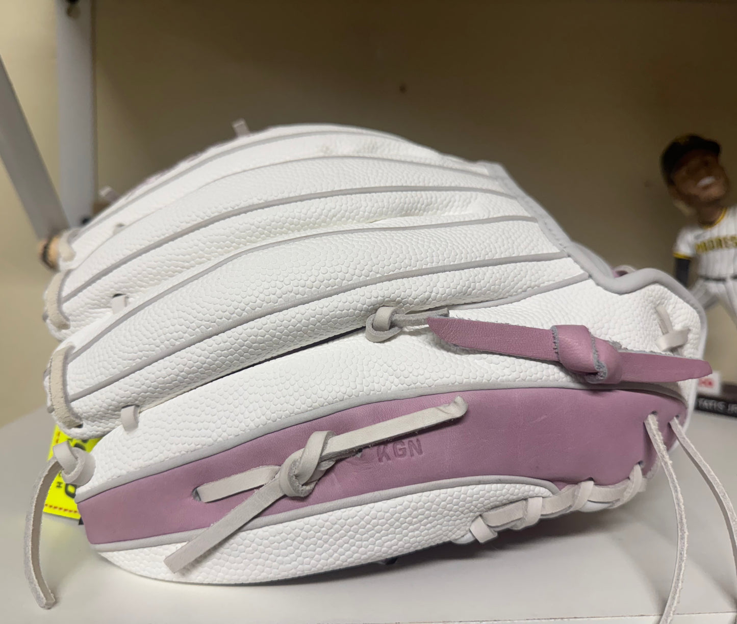 Wilson A2000 H12 12” Fastpitch Glove RHT