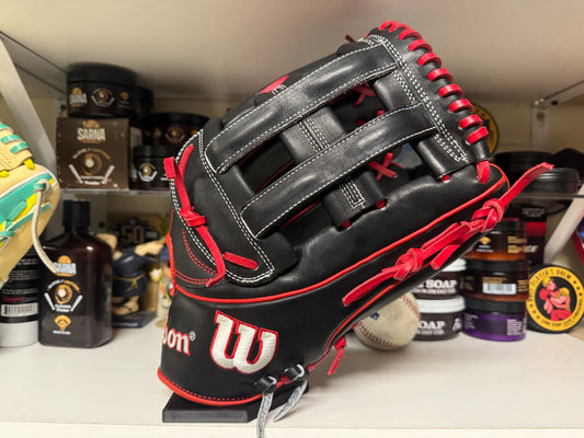 Wilson A2K JS22 Juan Soto 12.75” RHT Black / Red
